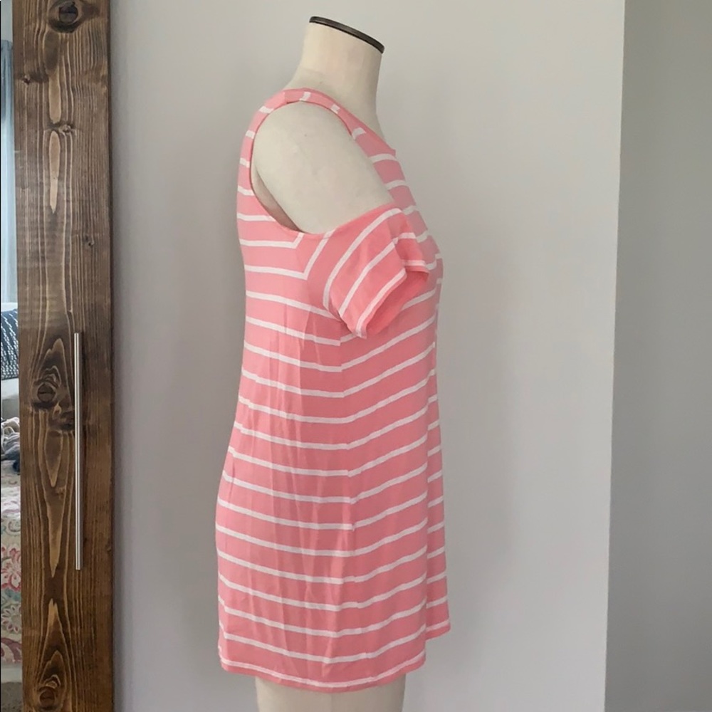 Cute Cold Shoulder Top - Picture 4 of 6